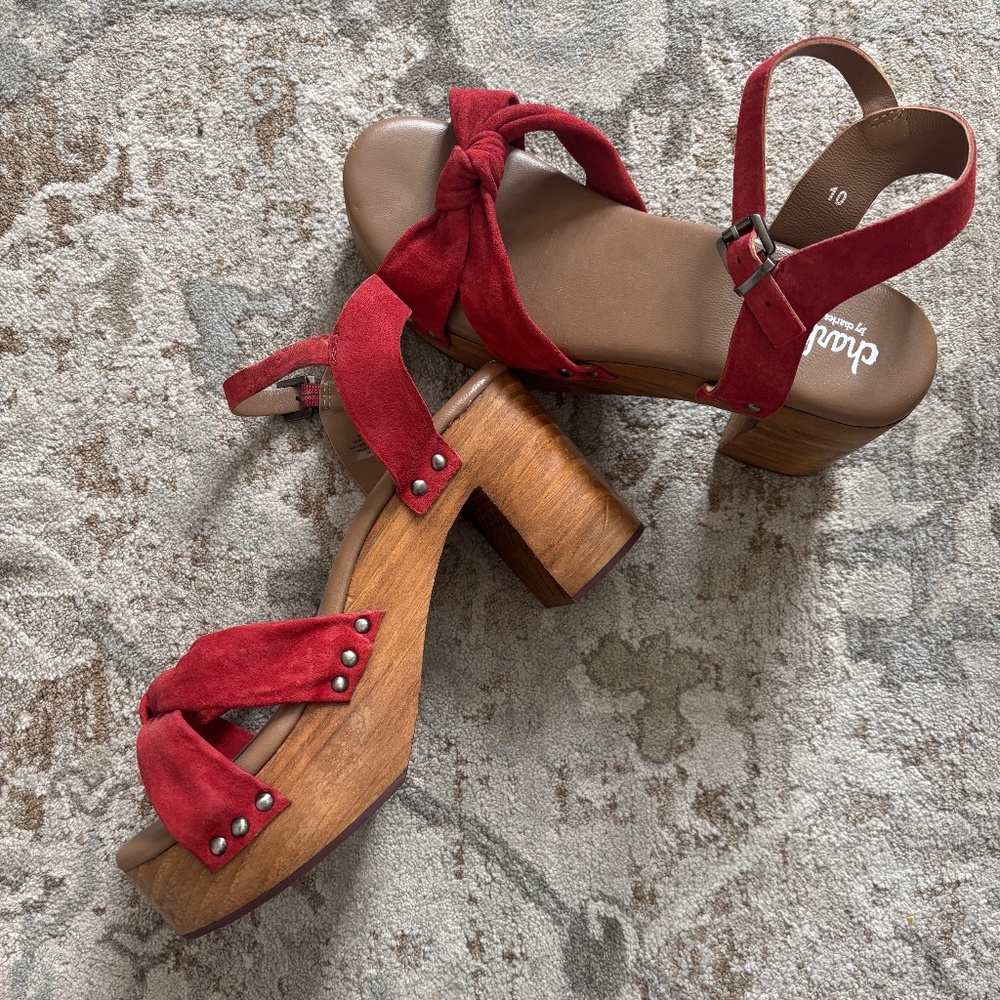 Charles by Charles David Uniform Sandal Block Heel Suede Sandal Sz 10 NWOB